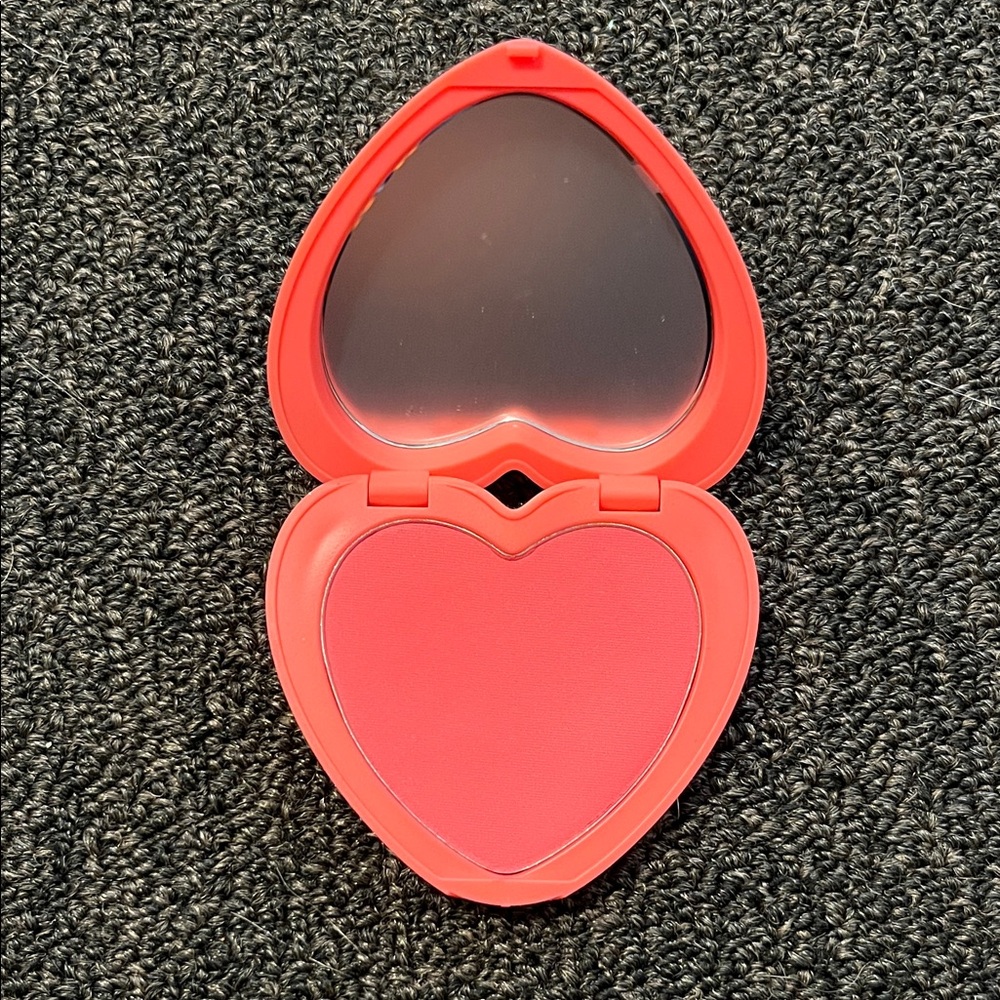 Heart blush